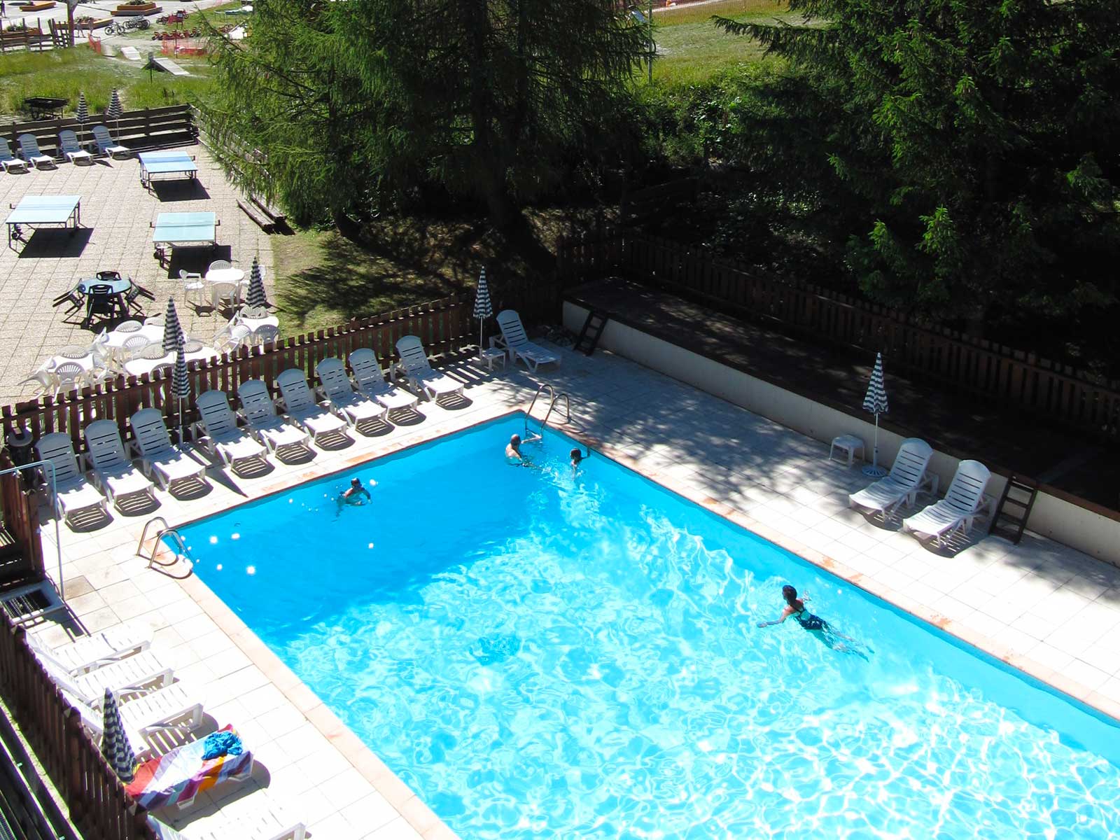Vue sur la piscine
