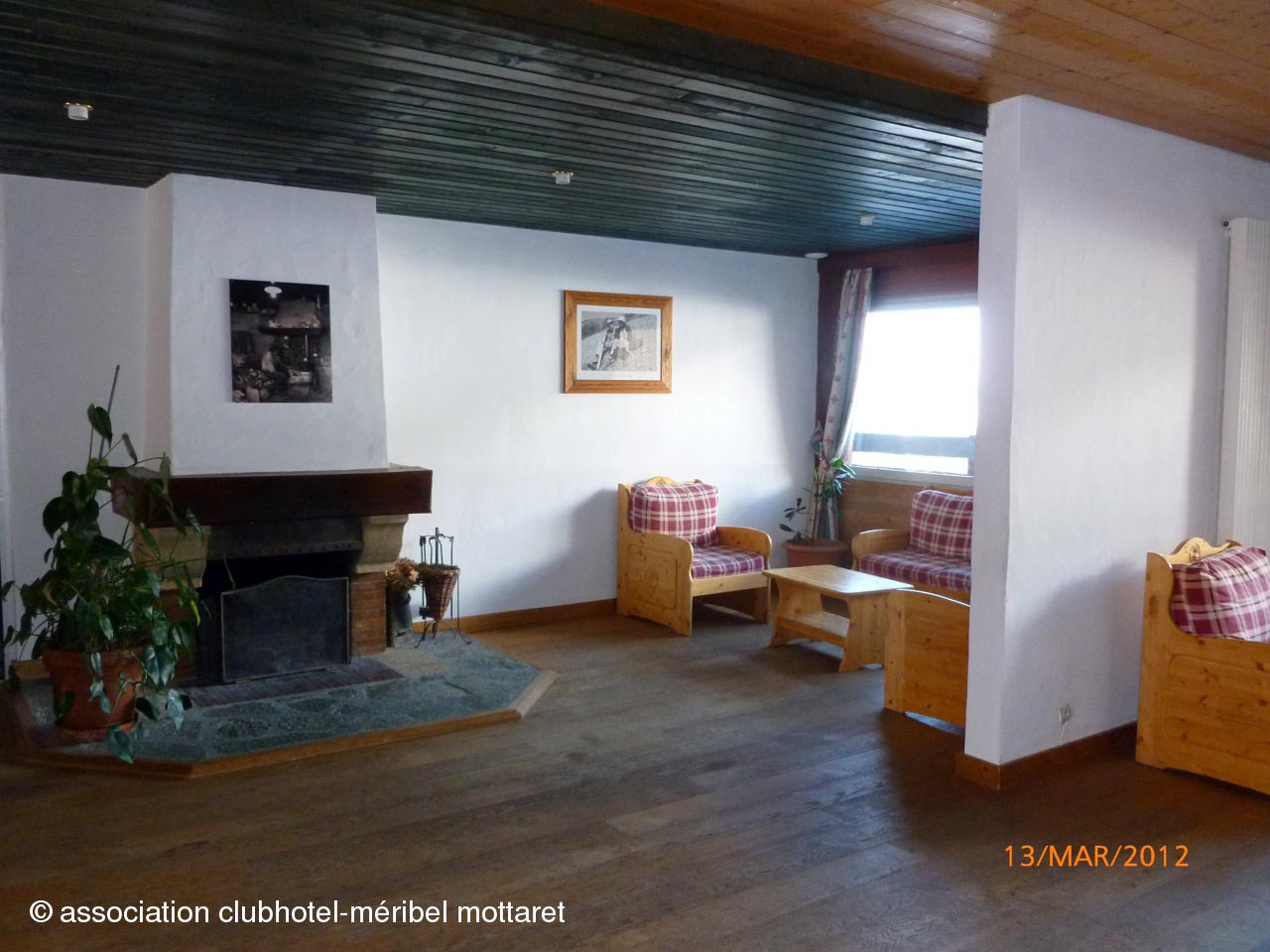 label.alt.club_hotel_meribel_mottaret.salon_cheminee